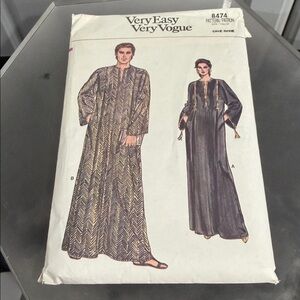 Vogue Pattern: Very Easy Very Vogue OS Caftan Lounge  Pattern 8474 Cut “AS IS”